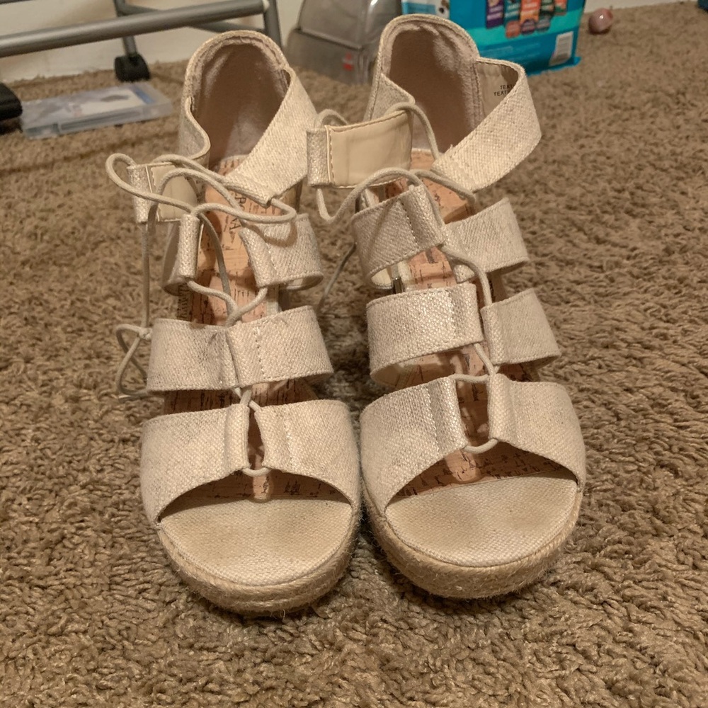 Tie up wedges!
